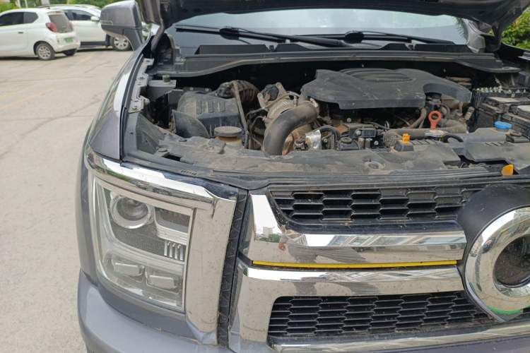 Used Great Wall King Kong Poer 2023 2.0T Automatic Diesel Two-Wheel-Drive Elite Version Flatbed GW4D20M Engine Bay Right
