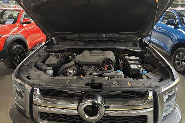 Used Great Wall King Kong Poer 2023 2.0T Automatic Diesel Two-Wheel-Drive Elite Version Flatbed GW4D20M Engine Bay