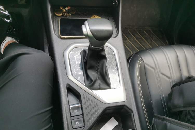 Used Great Wall King Kong Poer 2023 2.0T Automatic Diesel Two-Wheel Drive Elite Version with Long Bed – GW4D20M Gear Lever