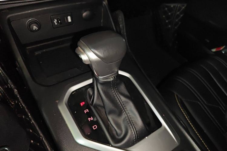 Used Great Wall King Kong Poer 2023 2.0T Automatic Diesel Two-Wheel-Drive Elite Version Flatbed GW4D20M Gear Lever