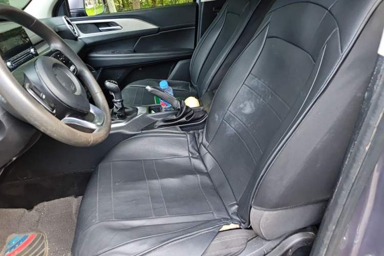Used Great Wall King Kong Poer 2023 2.0T Manual Diesel Two-Wheel Drive Entrepreneurial Version with Long Bed – GW4D20M Left Front Seat