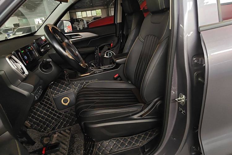 Used Great Wall King Kong Poer 2023 2.0T Automatic Diesel Two-Wheel-Drive Elite Version Flatbed GW4D20M Left Front Seat