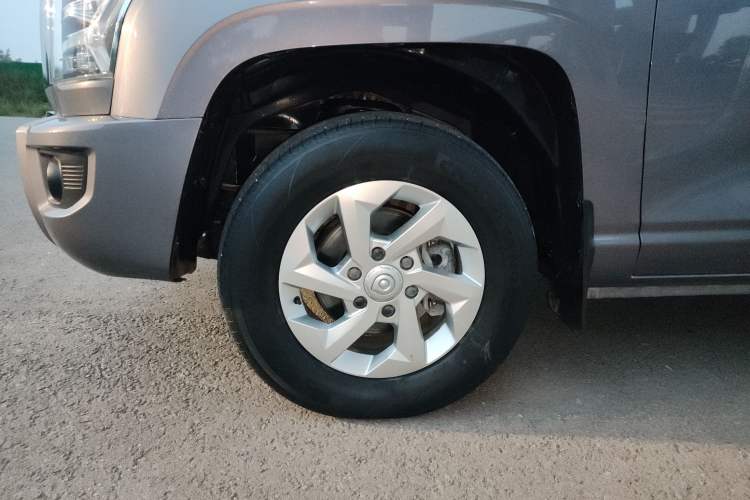 Used Great Wall King Kong Poer 2023 2.0T Automatic Diesel Two-Wheel-Drive Elite Version Flatbed GW4D20M Left Front Wheel Hub