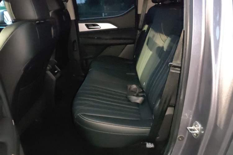 Used Great Wall King Kong Poer 2023 2.0T Automatic Diesel Two-Wheel-Drive Elite Version Flatbed GW4D20M Left Rear Seat