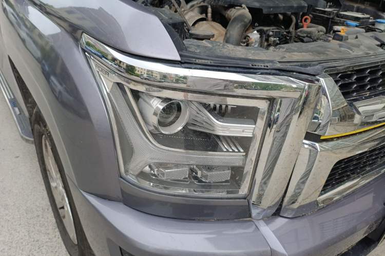 Used Great Wall King Kong Poer 2023 2.0T Automatic Diesel Two-Wheel-Drive Elite Version Flatbed GW4D20M Right Front Headlight