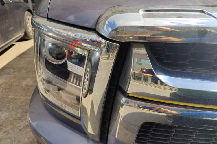 Used Great Wall King Kong Poer 2023 2.0T Automatic Diesel Two-Wheel Drive Elite Version with Long Bed – GW4D20M Right Front Headlight