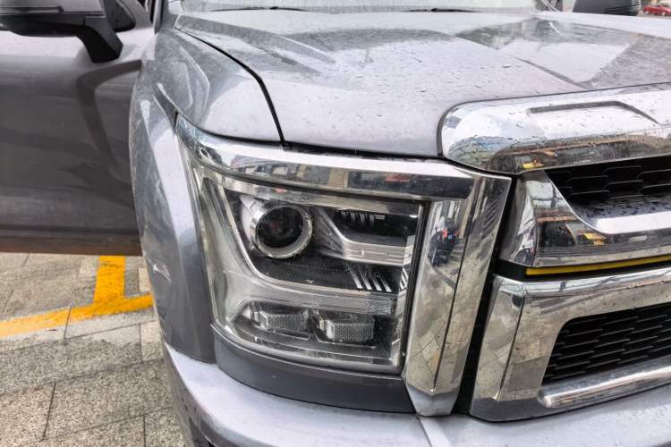 Used Great Wall King Kong Poer 2023 2.0T Automatic Diesel 4x4 Elite Edition Flatbed GW4D20M Right Front Headlight