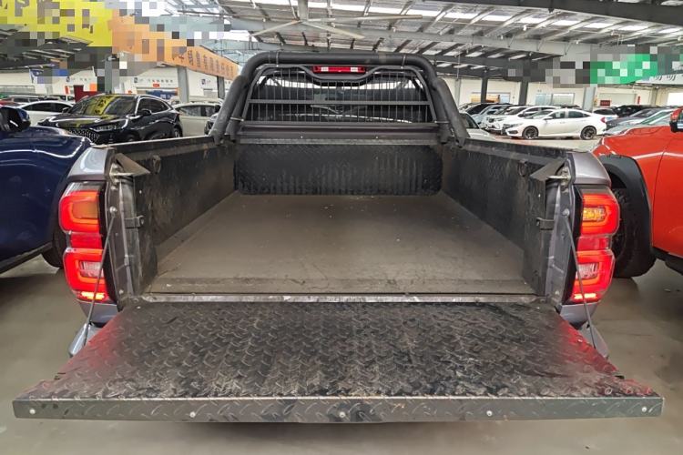 Used Great Wall King Kong Poer 2023 2.0T Automatic Diesel Two-Wheel-Drive Elite Version Flatbed GW4D20M Trunk
