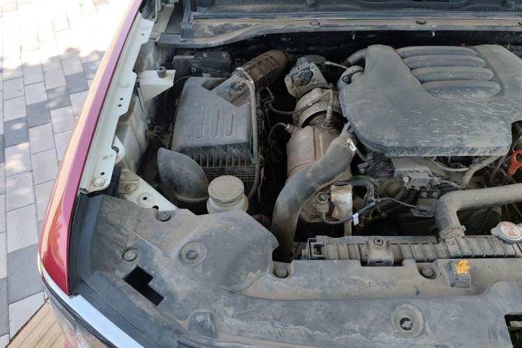 Used Great Wall King Kong Poer 2023 2.0T Manual Diesel Two-Wheel Drive Elite Version Long Body GW4D20M Engine Bay Right