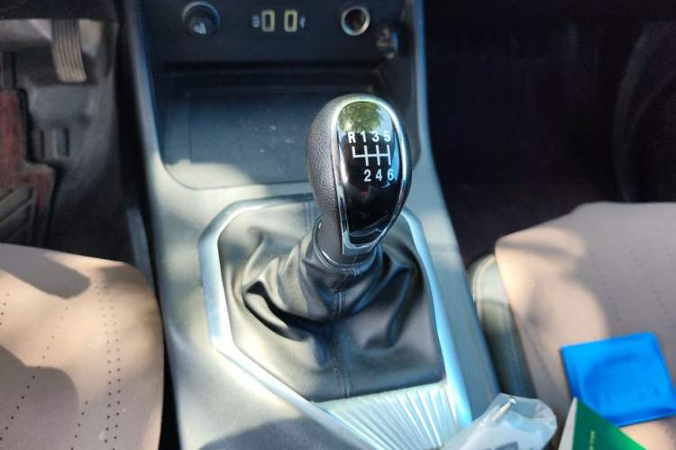 Used Great Wall King Kong Poer 2023 2.0T Manual Diesel Two-Wheel Drive Elite Version Long Body GW4D20M Gear Lever