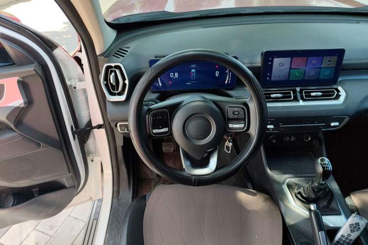 Used Great Wall King Kong Poer 2023 2.0T Manual Diesel Two-Wheel Drive Elite Version Long Body GW4D20M Steering Wheel