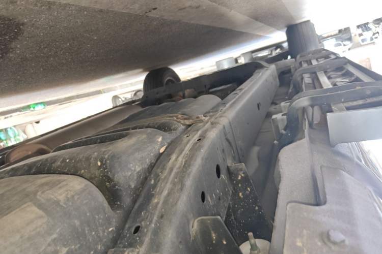 Used Great Wall King Kong Poer 2023 2.0T Automatic Diesel Two-Wheel-Drive Elite Version Flatbed GW4D20M Chassis Rear Left