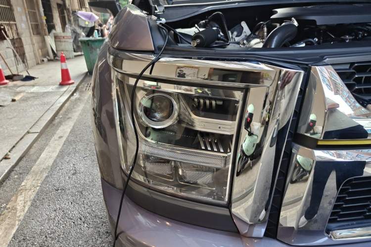 Used Great Wall King Kong Poer 2023 2.0T Automatic Diesel Two-Wheel-Drive Elite Version Flatbed GW4D20M Right Front Headlight