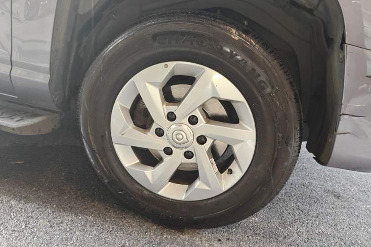 Used Great Wall King Kong Poer 2023 2.0T Automatic Diesel Two-Wheel-Drive Elite Version Flatbed GW4D20M Right Front Wheel Hub