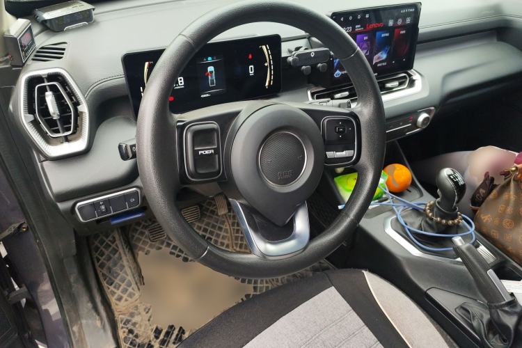 Used Great Wall King Kong Poer 2023 2.0T Manual Diesel Two-Wheel Drive Entrepreneurial Version with Long Flat Bed GW4D20M Steering Wheel
