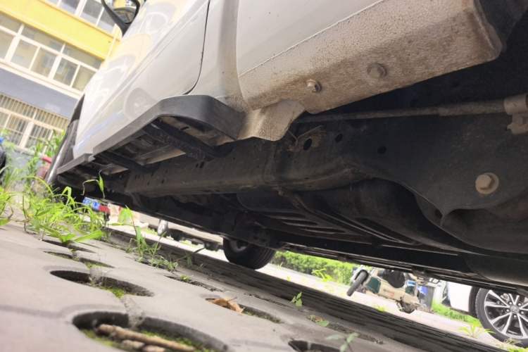 Used Great Wall King Kong Poer 2023 2.0T Manual Gasoline Two-Wheel-Drive Base Version with Long Bed – GW4C20C Chassis Front Left