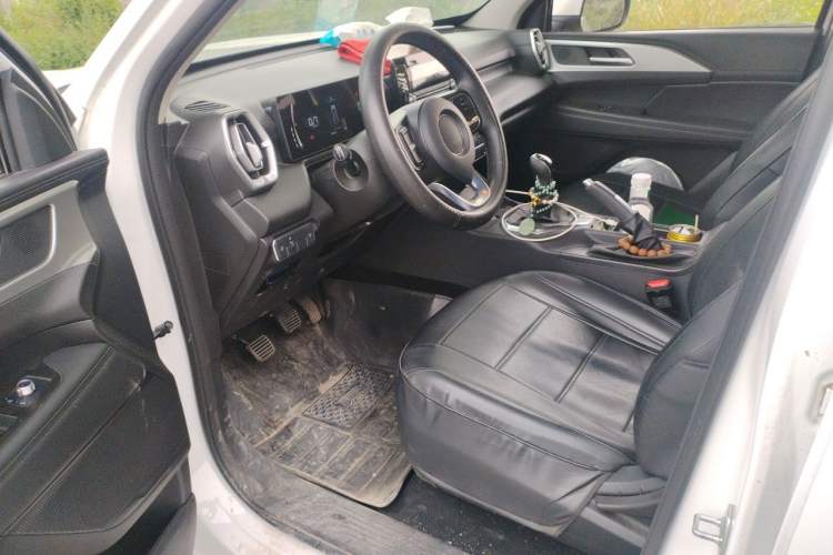 Used Great Wall King Kong Poer 2023 2.0T Manual Diesel 4x4 Elite Long-Box Flatbed GW4D20M Driver Seat
