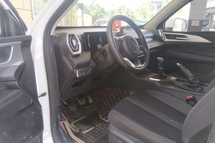 Used Great Wall King Kong Poer 2023 2.0T Manual Diesel Two-Wheel Drive Entrepreneurial Version with Long Flat Bed GW4D20M Driver Seat