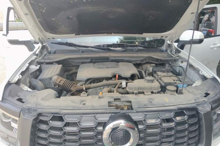 Used Great Wall King Kong Poer 2023 2.0T Manual Gasoline Two-Wheel-Drive Base Version with Long Bed – GW4C20C Engine Bay
