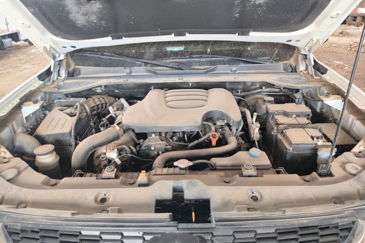 Used Great Wall King Kong Poer 2023 2.0T Automatic Diesel Two-Wheel-Drive Elite Version Flatbed GW4D20M Engine Bay