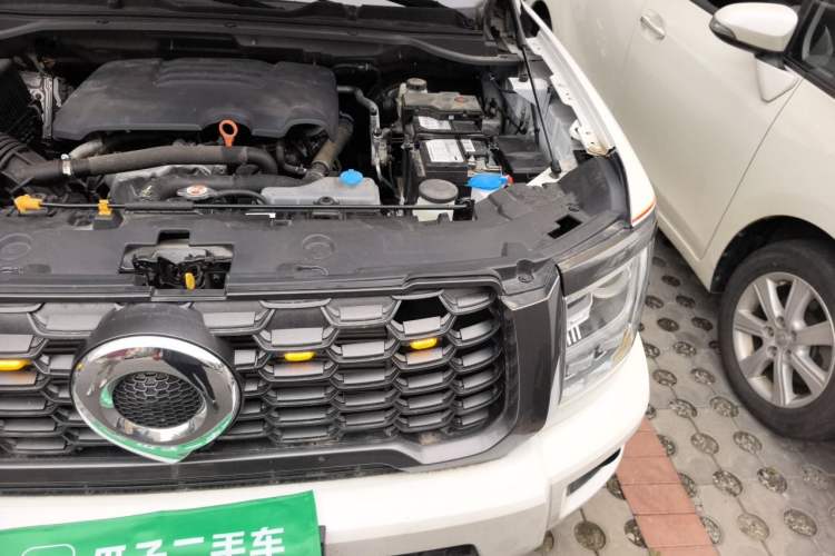 Used Great Wall King Kong Poer 2023 2.0T Manual Gasoline Two-Wheel-Drive Base Version with Long Bed – GW4C20C Engine Bay Left