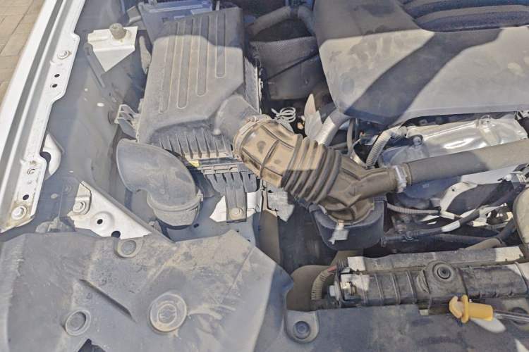 Used Great Wall King Kong Poer 2023 2.0T Manual Gasoline 4x4 Base-Trim Long-Box GW4C20C Engine Bay Right