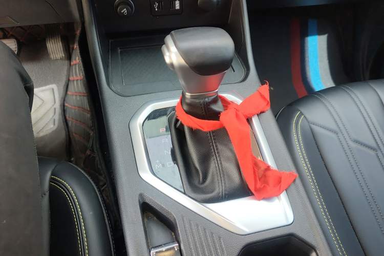 Used Great Wall King Kong Poer 2023 2.0T Automatic Diesel Two-Wheel-Drive Elite Version Flatbed GW4D20M Gear Lever