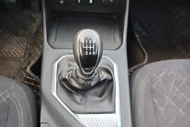 Used Great Wall King Kong Poer 2023 2.0T Manual Diesel Two-Wheel Drive Entrepreneurial Version with Long Flat Bed GW4D20M Gear Lever