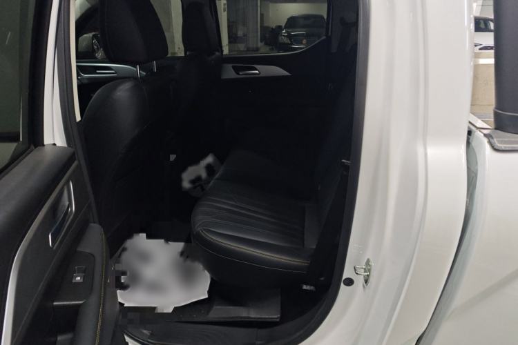 Used Great Wall King Kong Poer 2023 2.0T Automatic Diesel 4x4 Elite Long-Box GW4D20M Interior 1