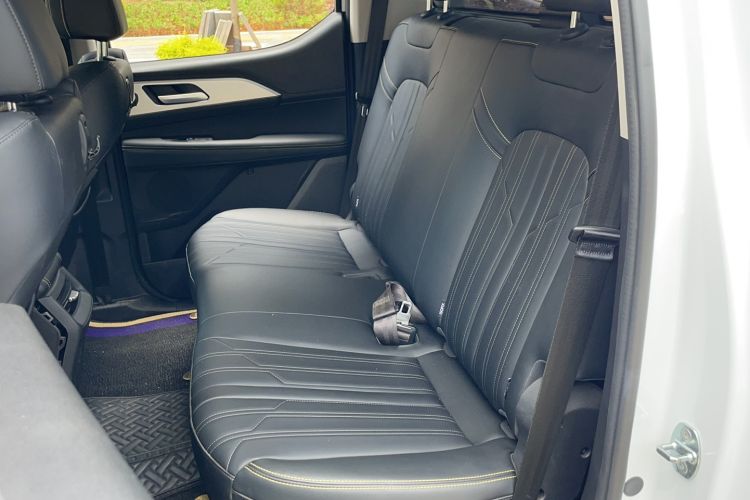 Used Great Wall King Kong Poer 2023 2.0T Automatic Diesel 4x4 Elite Long-Box GW4D20M Interior 1