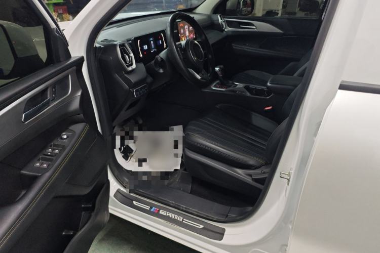 Used Great Wall King Kong Poer 2023 2.0T Automatic Diesel 4x4 Elite Long-Box GW4D20M Interior 2