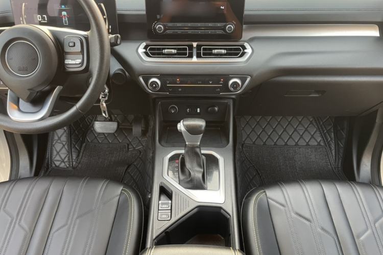 Used Great Wall King Kong Poer 2023 2.0T Automatic Diesel Two-Wheel-Drive Elite Version Flatbed GW4D20M Interior 3