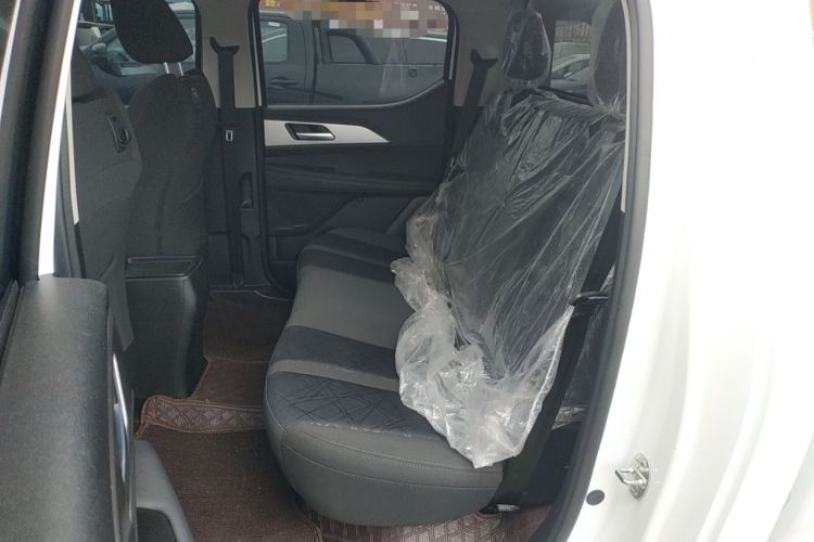 Used Great Wall King Kong Poer 2023 2.0T Manual Diesel Two-Wheel Drive Entrepreneurial Version with Long Flat Bed GW4D20M Interior 4