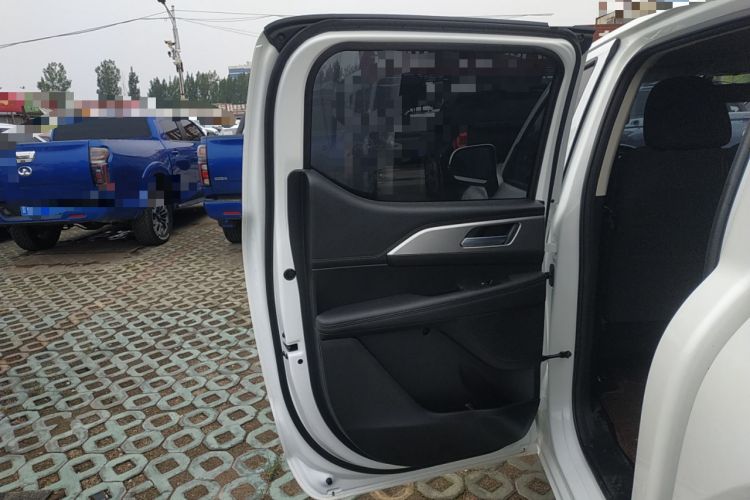 Used Great Wall King Kong Poer 2023 2.0T Manual Diesel Two-Wheel Drive Entrepreneurial Version with Long Flat Bed GW4D20M Interior 8