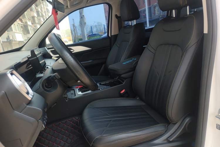 Used Great Wall King Kong Poer 2023 2.0T Automatic Diesel Two-Wheel-Drive Elite Version Flatbed GW4D20M Left Front Seat