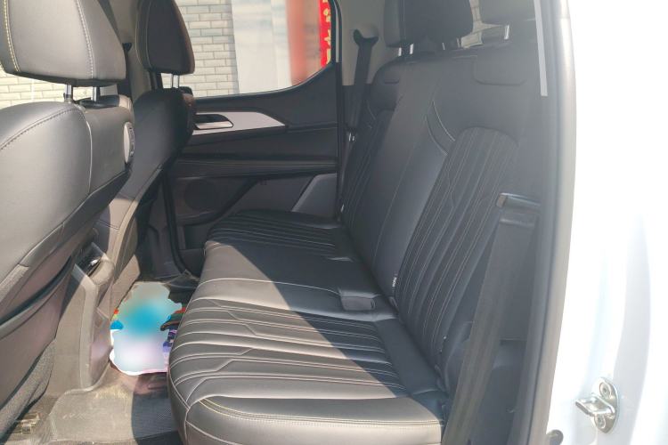Used Great Wall King Kong Poer 2023 2.0T Automatic Diesel Two-Wheel Drive Elite Version with Long Bed – GW4D20M Left Rear Seat