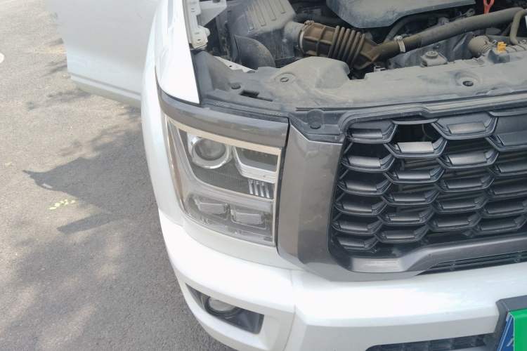 Used Great Wall King Kong Poer 2023 2.0T Manual Gasoline Two-Wheel-Drive Base Version with Long Bed – GW4C20C Right Front Headlight