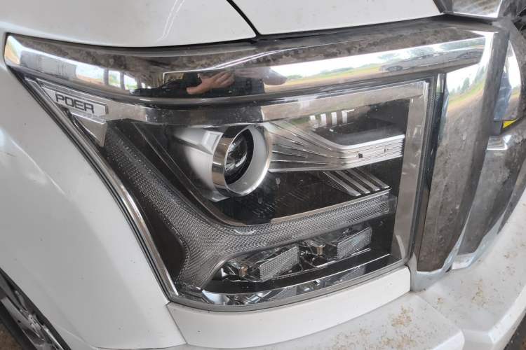 Used Great Wall King Kong Poer 2023 2.0T Automatic Diesel Two-Wheel-Drive Elite Version Flatbed GW4D20M Right Front Headlight