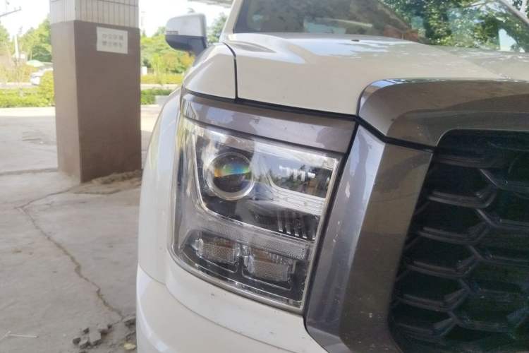 Used Great Wall King Kong Poer 2023 2.0T Manual Diesel Two-Wheel Drive Entrepreneurial Version with Long Flat Bed GW4D20M Right Front Headlight