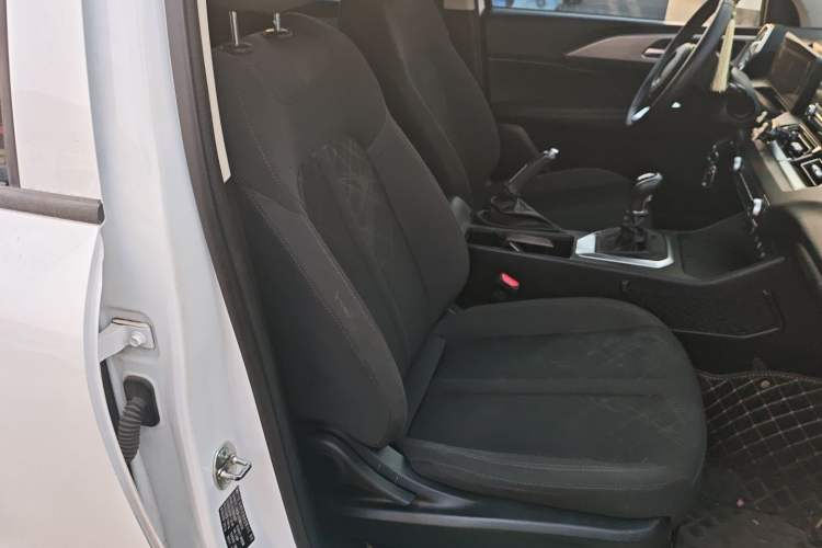 Used Great Wall King Kong Poer 2023 2.0T Manual Diesel Two-Wheel Drive Entrepreneurial Version with Long Flat Bed GW4D20M Right Front Seat