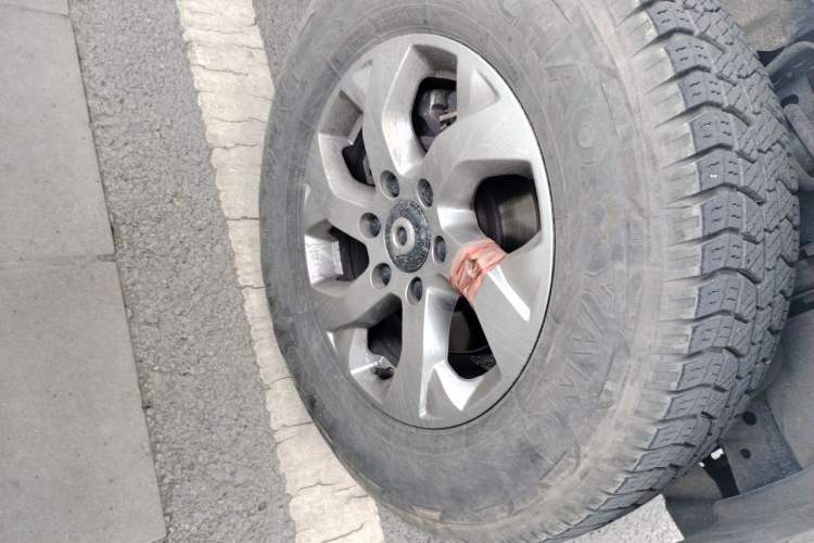 Used Great Wall King Kong Poer 2023 2.0T Manual Diesel 4x4 Elite Long-Box Flatbed GW4D20M Right Front Wheel Hub