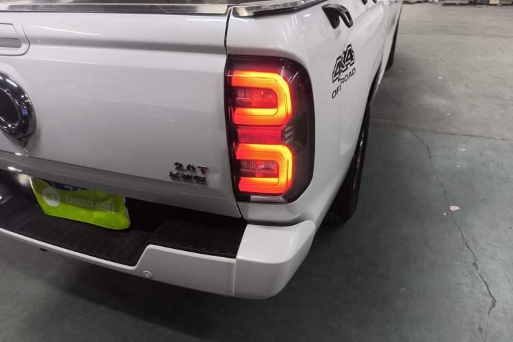 Used Great Wall King Kong Poer 2023 2.0T Automatic Diesel 4x4 Elite Long-Box GW4D20M Right Rear Taillight