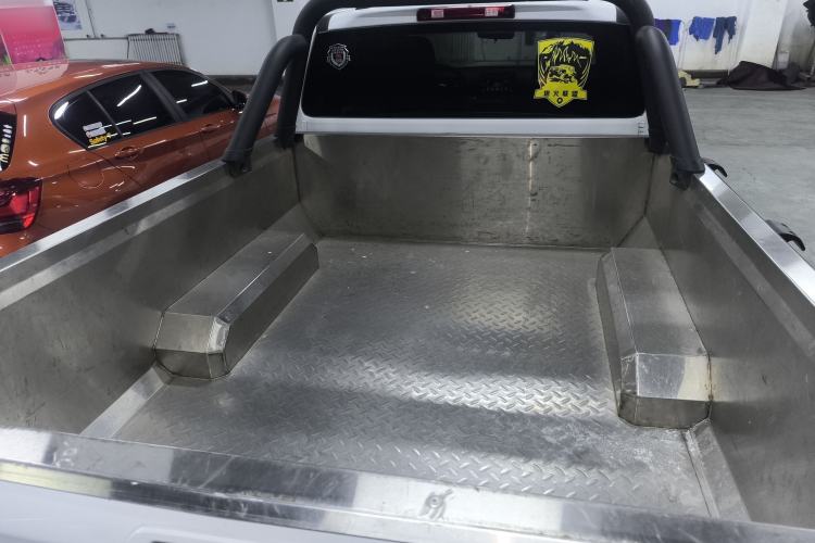 Used Great Wall King Kong Poer 2023 2.0T Automatic Diesel 4x4 Elite Long-Box GW4D20M Trunk