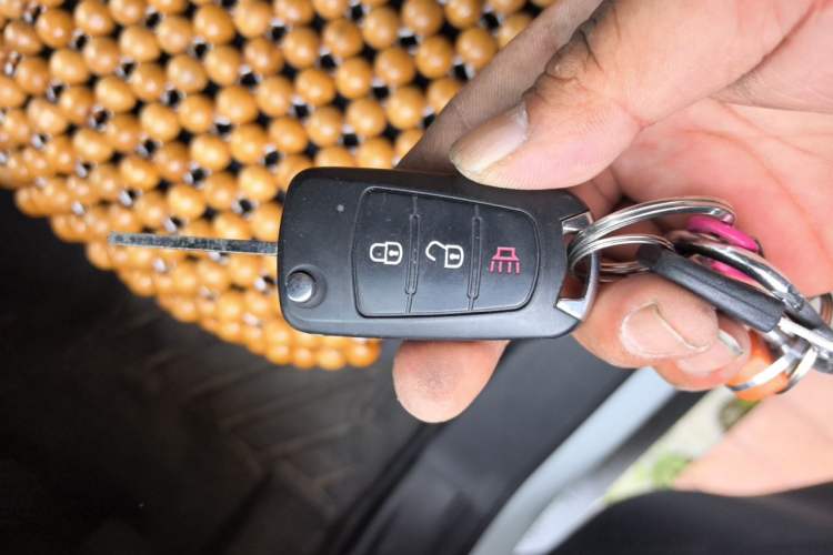 Used Great Wall King Kong Poer 2023 2.0T Manual Gasoline Two-Wheel-Drive Base Version with Long Bed – GW4C20C Vehicle Key