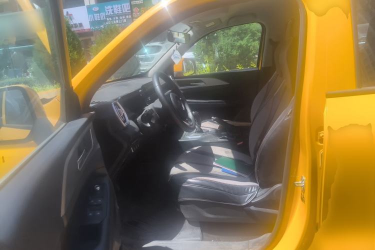 Used Great Wall King Kong Poer 2023 2.0T Manual Gasoline Two-Wheel-Drive Elite Version with Long Bed – GW4C20C Driver Seat