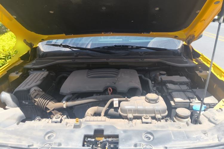 Used Great Wall King Kong Poer 2023 2.0T Manual Gasoline Two-Wheel-Drive Elite Version with Long Bed – GW4C20C Engine Bay