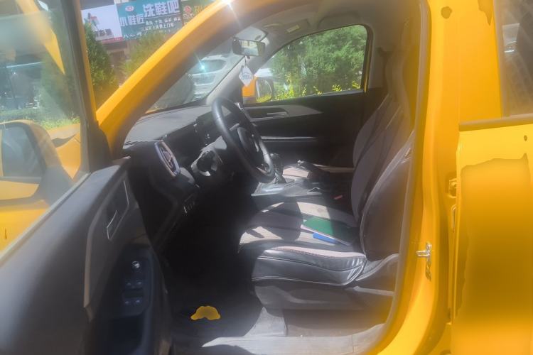 Used Great Wall King Kong Poer 2023 2.0T Manual Gasoline Two-Wheel-Drive Elite Version with Long Bed – GW4C20C Left Front Seat