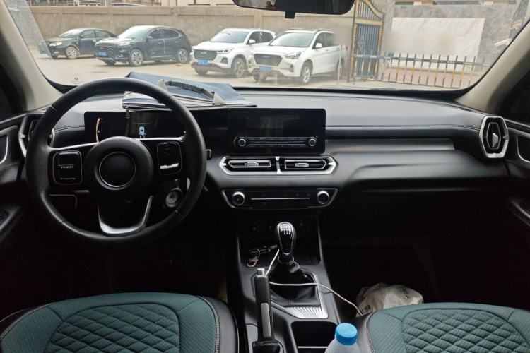 Used Great Wall King Kong Poer 2024 2.0T Manual Diesel Two-Wheel-Drive Elite Long-Box Version Center Console