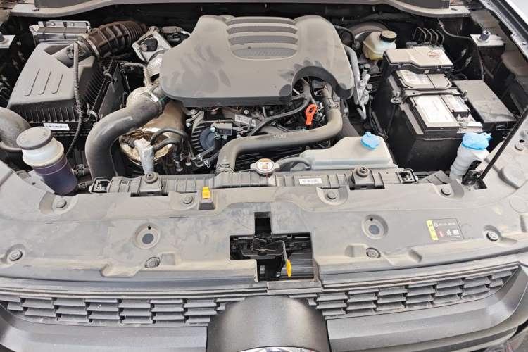 Used Great Wall King Kong Poer 2024 2.0T Automatic 8AT Diesel Two-Wheel-Drive Elite Flatbed Engine Bay