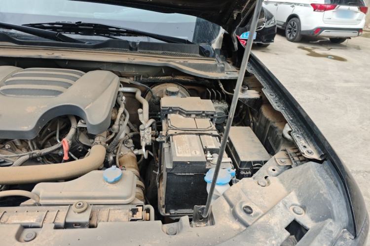 Used Great Wall King Kong Poer 2024 2.0T Manual Diesel Two-Wheel-Drive Elite Long-Box Version Engine Bay Left